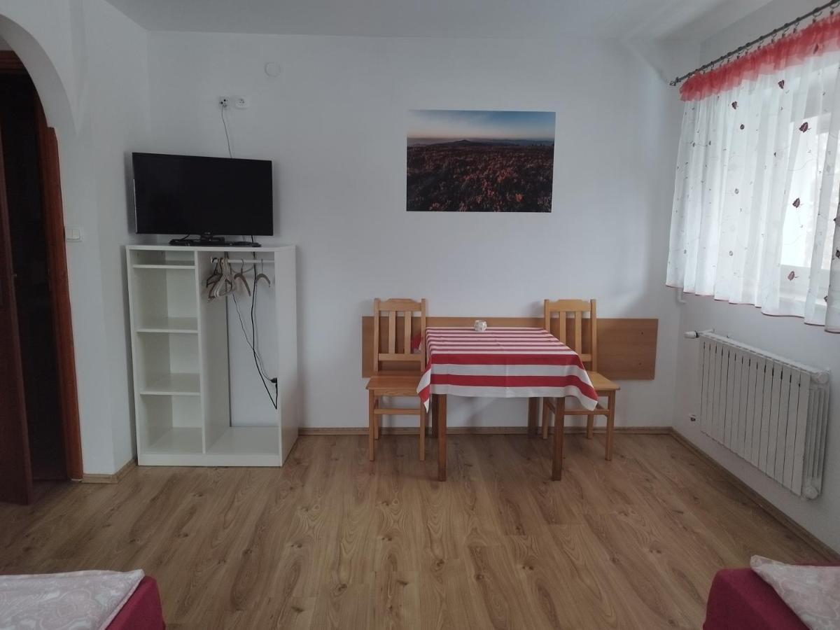 Jaskolka Apartman Lądek-Zdrój Kültér fotó