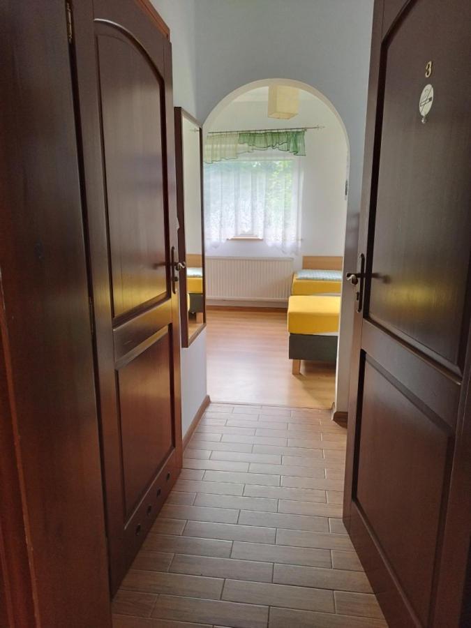 Jaskolka Apartman Lądek-Zdrój Kültér fotó